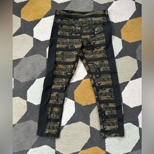 Nike Crop Leggings